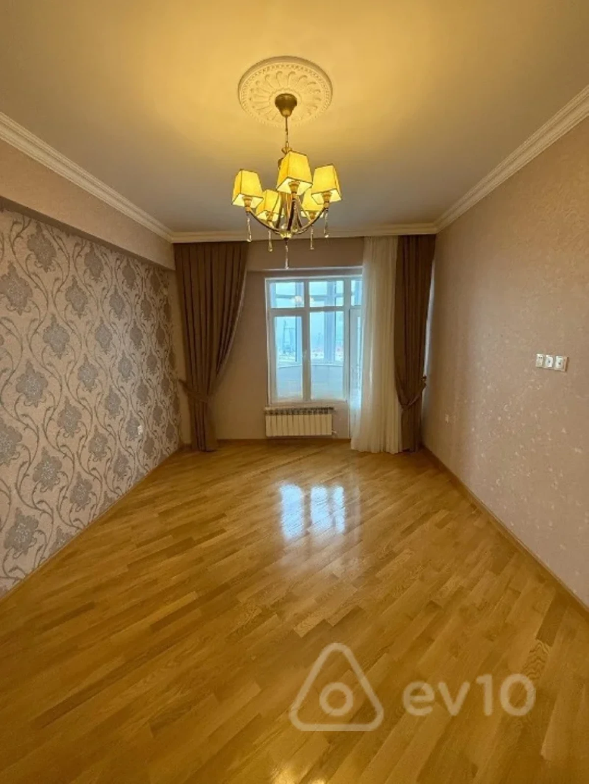 Satılır 3 otaqlı yeni tikili 137 m²
