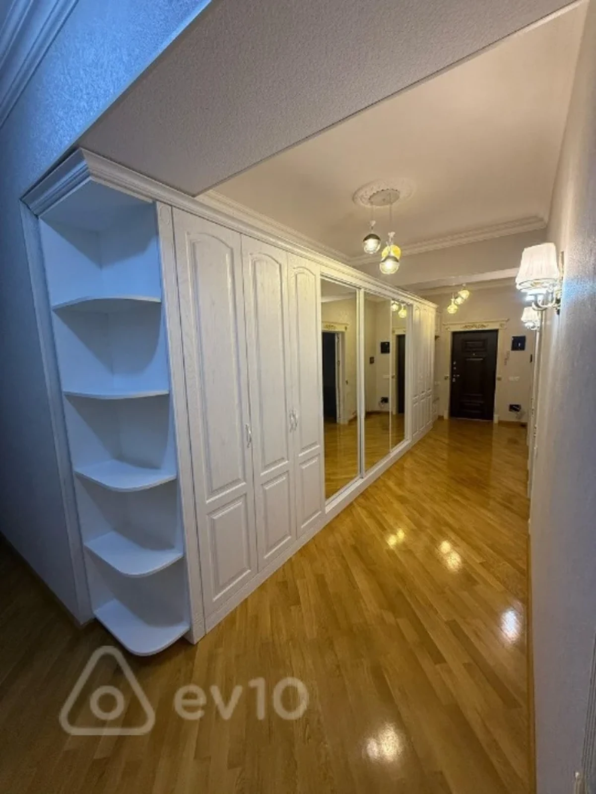 Satılır 3 otaqlı yeni tikili 137 m²