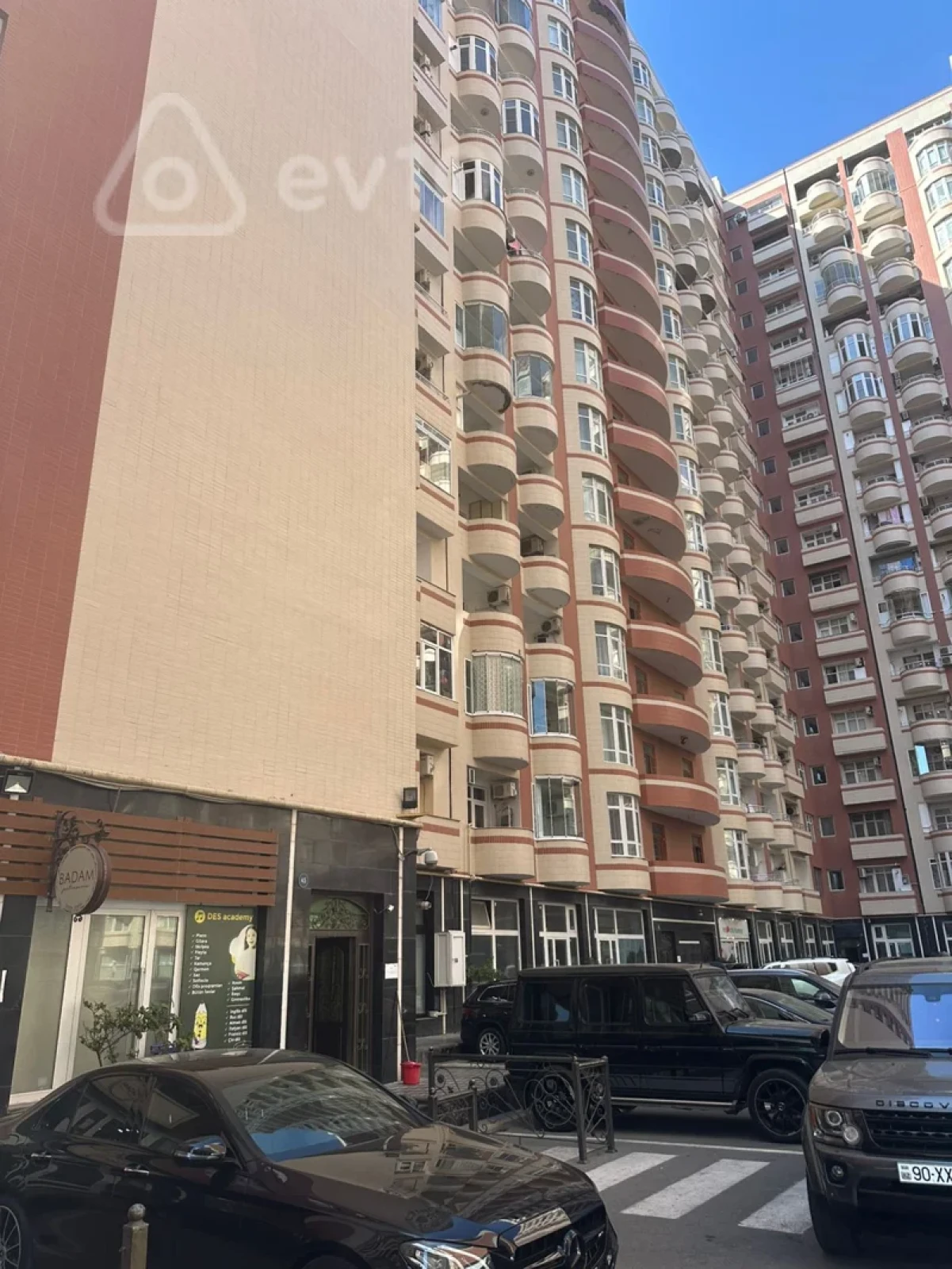 Satılır 3 otaqlı yeni tikili 137 m²
