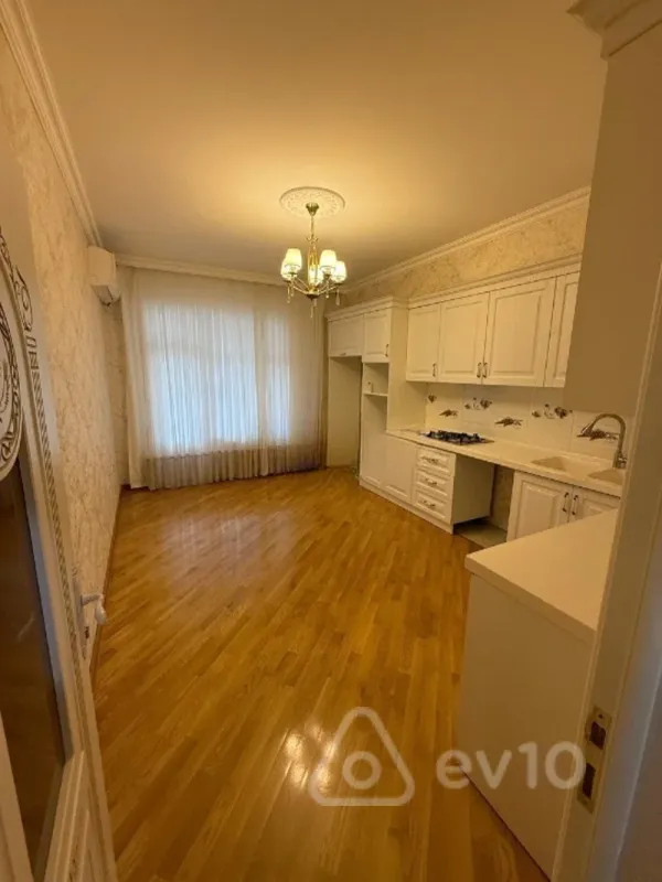 Satılır 3 otaqlı yeni tikili 137 m²