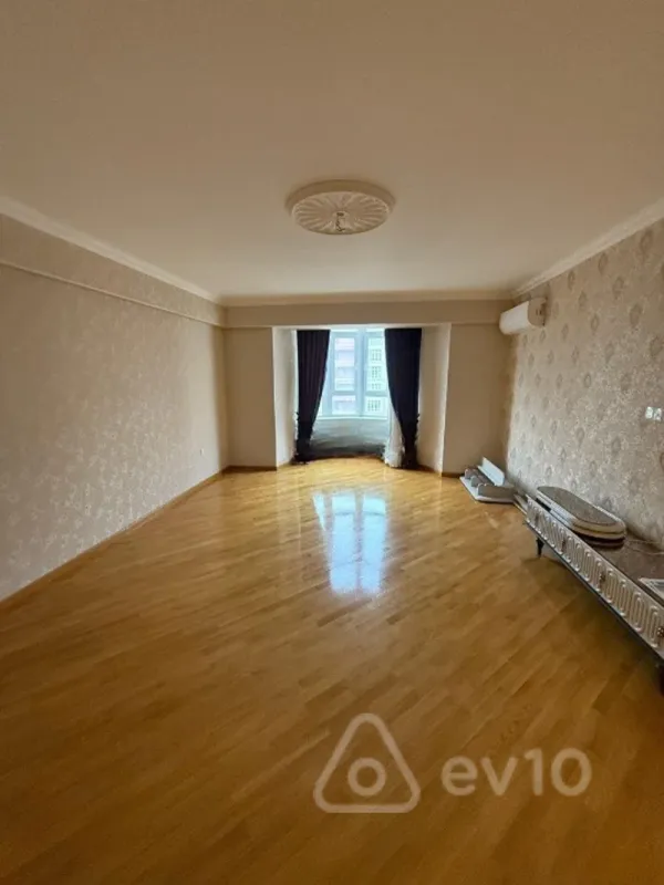 Satılır 3 otaqlı yeni tikili 137 m²