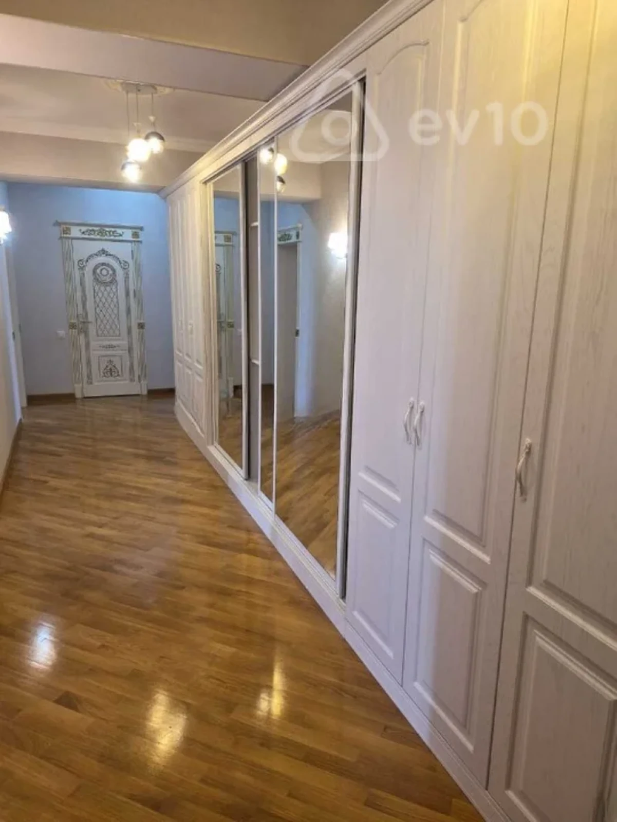 Satılır 3 otaqlı yeni tikili 137 m²