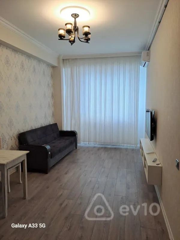 Kirayə verilir 2 otaqlı yeni tikili 70 m²