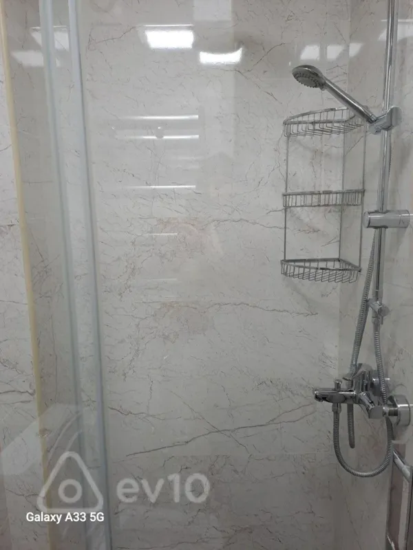 Kirayə verilir 2 otaqlı yeni tikili 70 m²