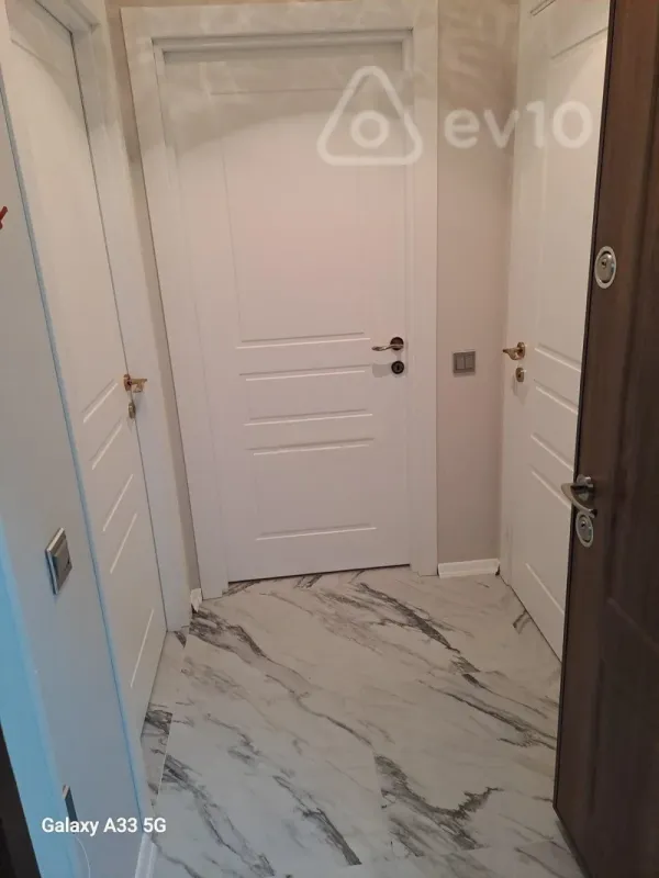 Kirayə verilir 2 otaqlı yeni tikili 70 m²