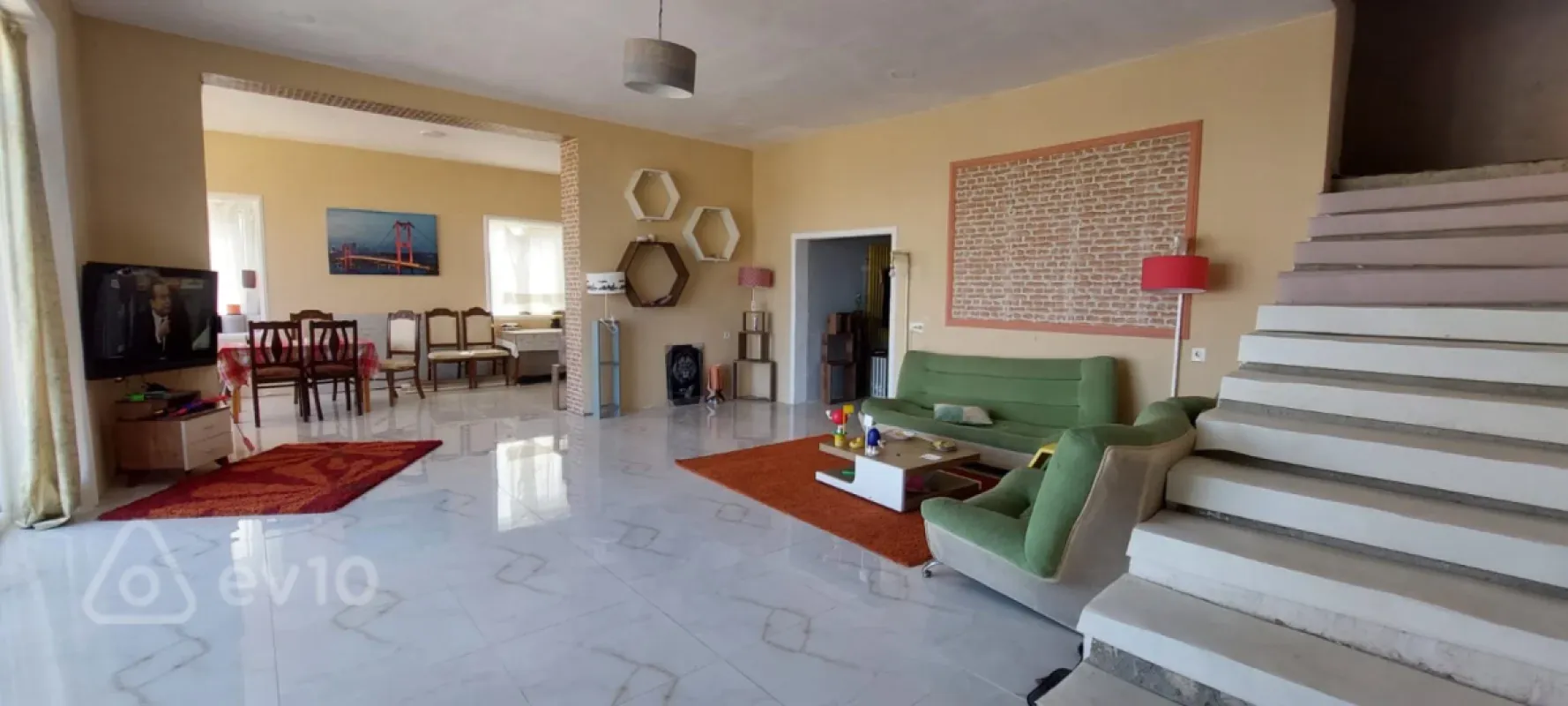 Satılır 4 otaqlı həyət evi 180 m²