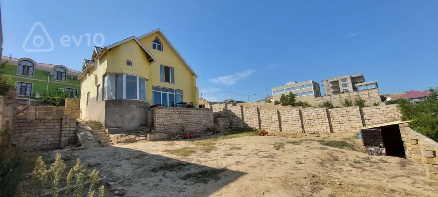 Satılır 4 otaqlı həyət evi 180 m²