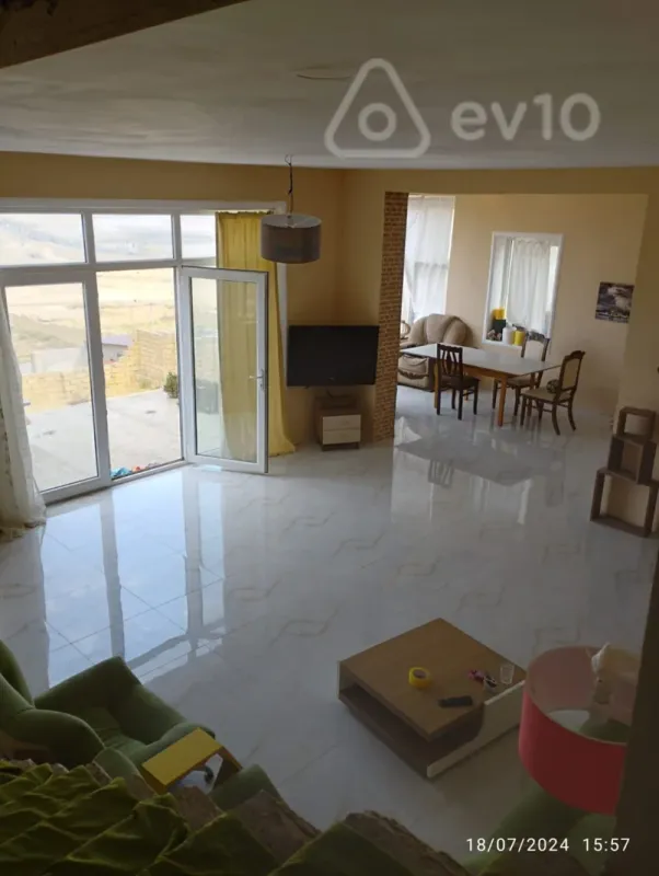 Satılır 4 otaqlı həyət evi 180 m²