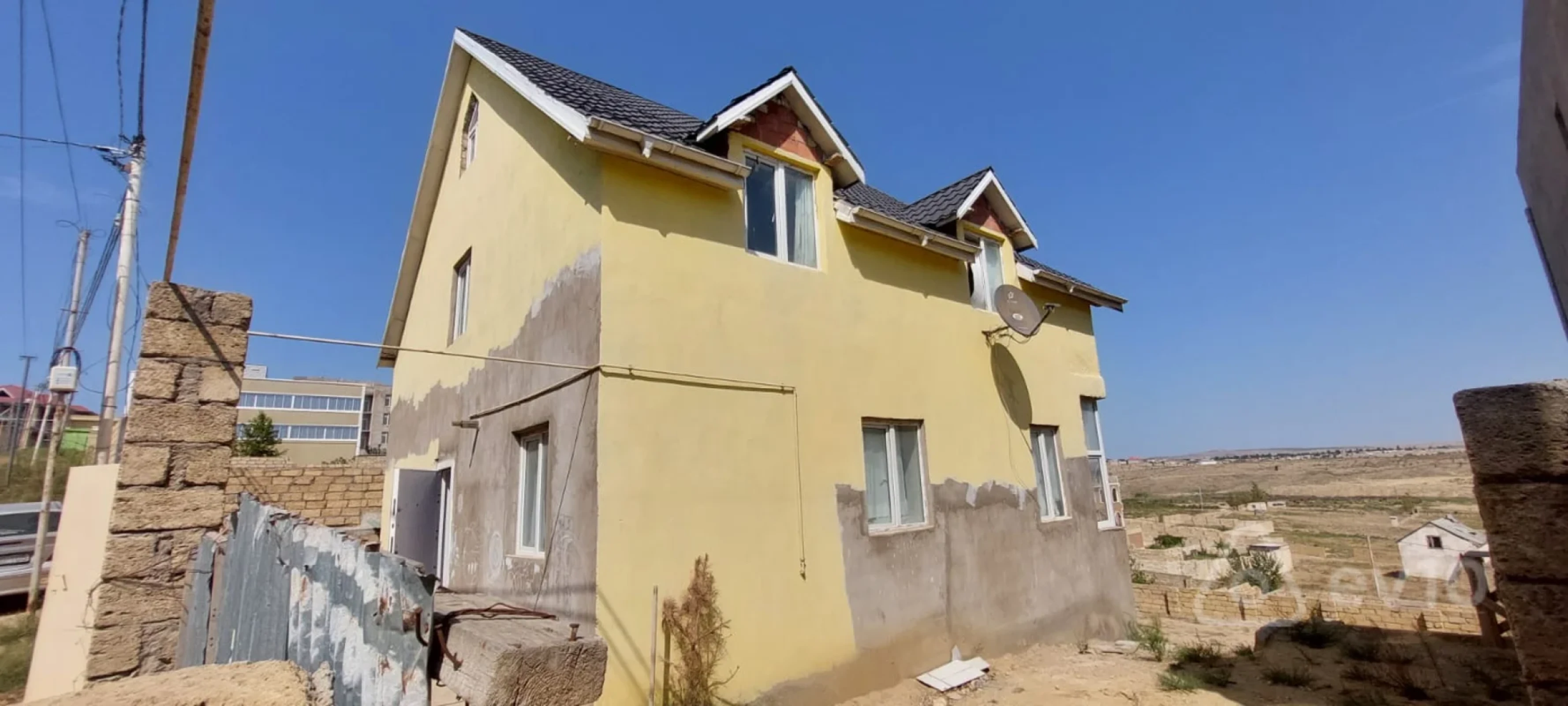 Satılır 4 otaqlı həyət evi 180 m²