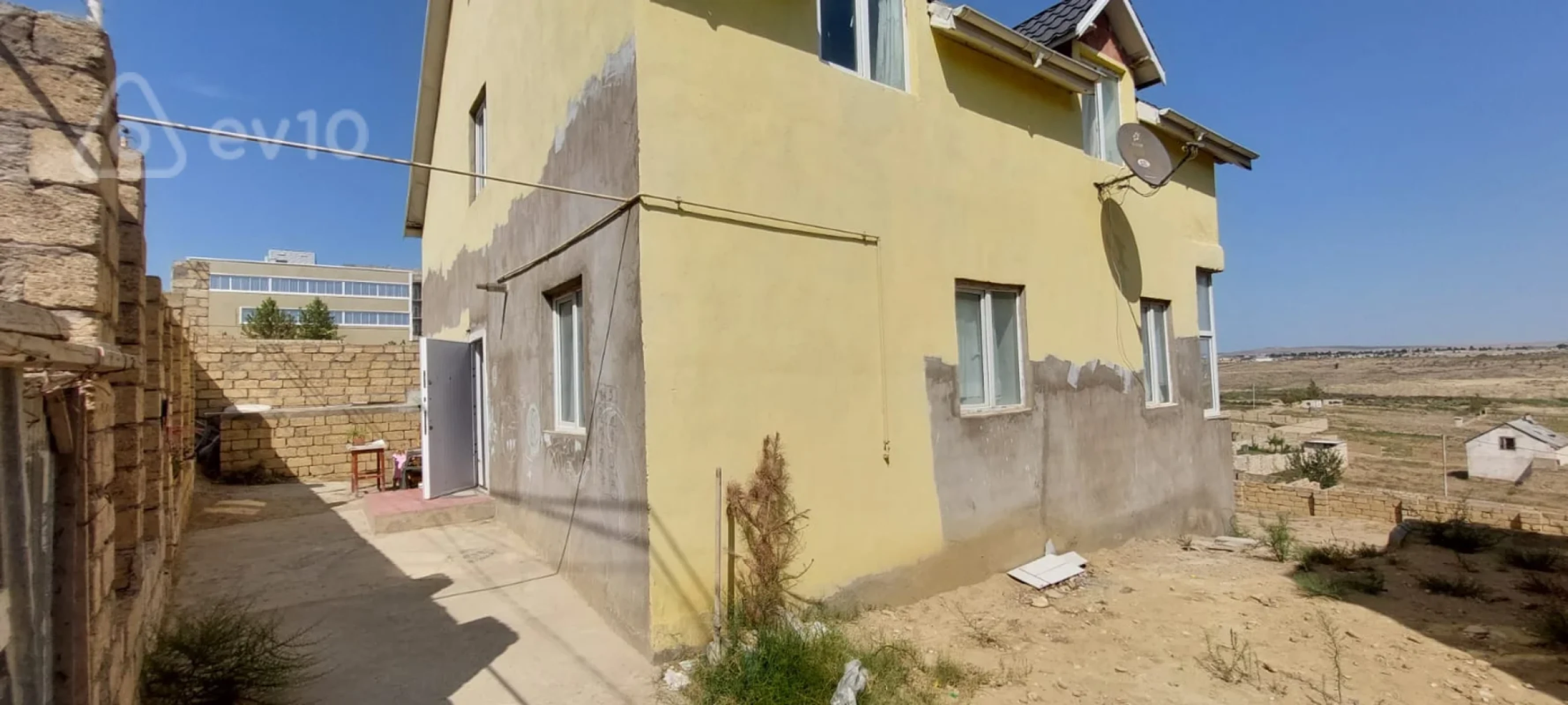 Satılır 4 otaqlı həyət evi 180 m²