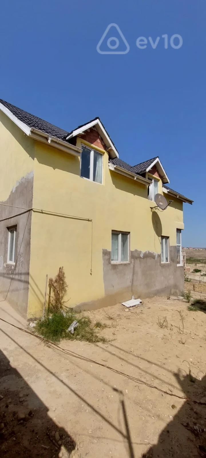 Satılır 4 otaqlı həyət evi 180 m²