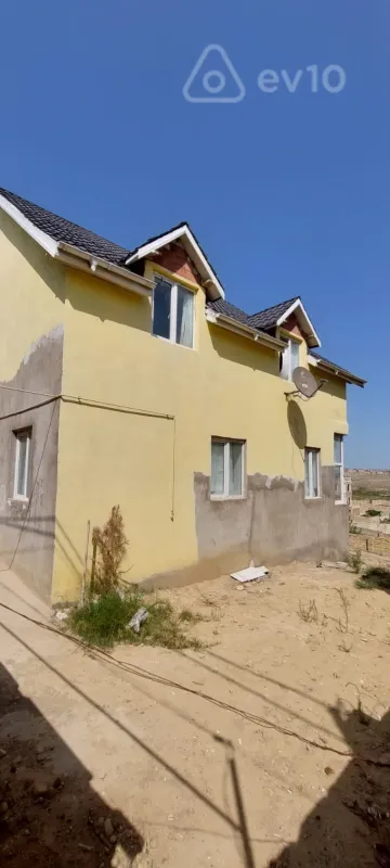 Satılır 4 otaqlı həyət evi 180 m²