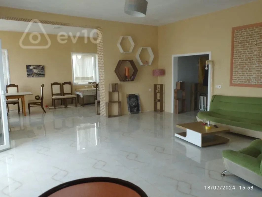 Satılır 4 otaqlı həyət evi 180 m²