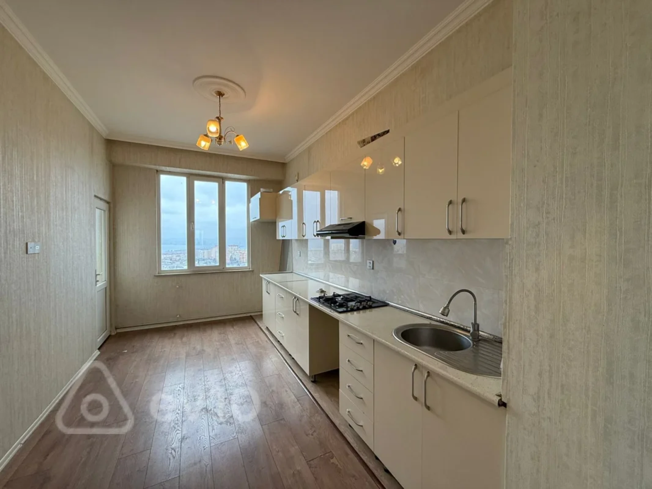 Satılır 3 otaqlı yeni tikili 104 m²