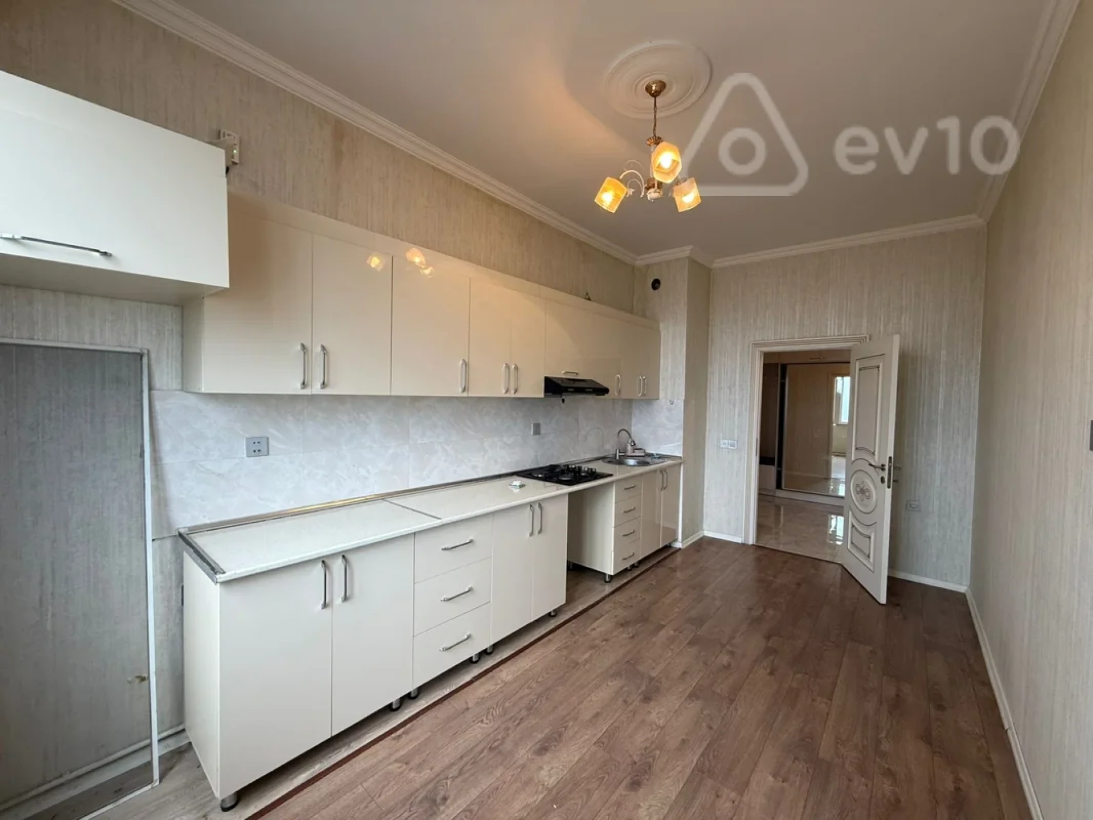 Satılır 3 otaqlı yeni tikili 104 m²