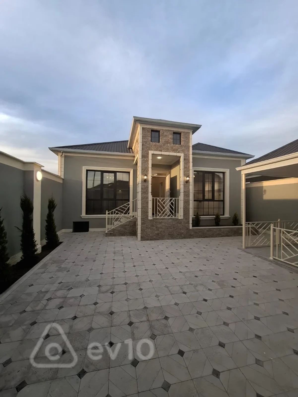 Satılır 4 otaqlı həyət evi 125 m²