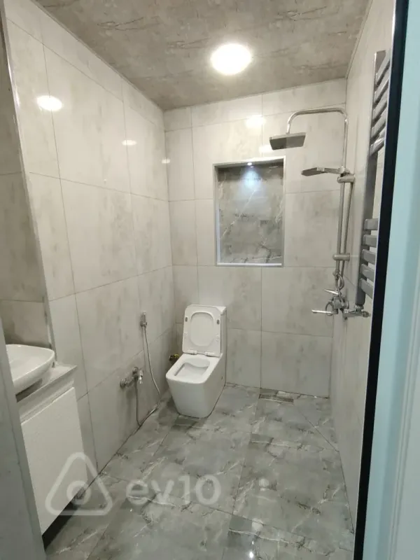 Kirayə verilir 2 otaqlı yeni tikili 65 m²