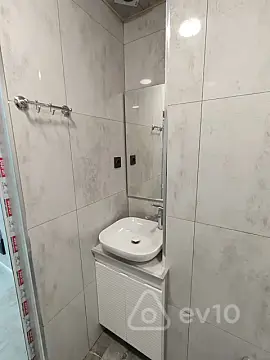 Kirayə verilir 2 otaqlı yeni tikili 65 m²