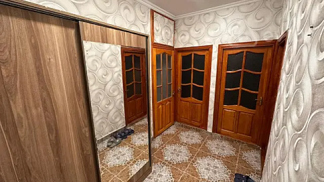 Kirayə verilir 3 otaqlı köhnə tikili 90 m²