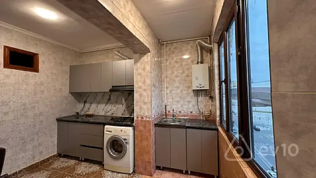 Kirayə verilir 3 otaqlı köhnə tikili 90 m²