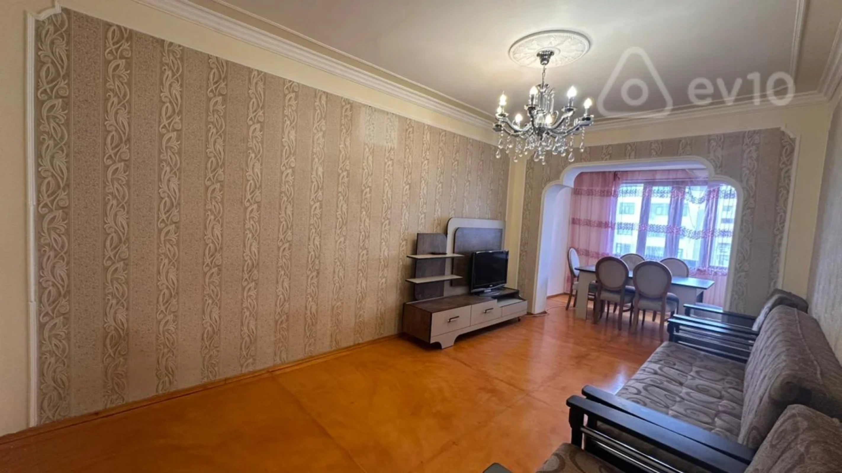 Kirayə verilir 3 otaqlı köhnə tikili 90 m²