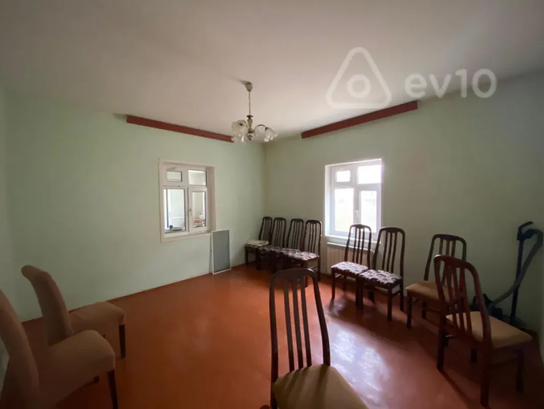 Satılır 7 otaqlı həyət evi 260 m²