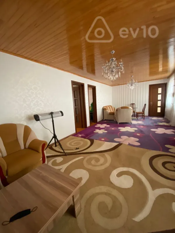 Satılır 7 otaqlı həyət evi 260 m²