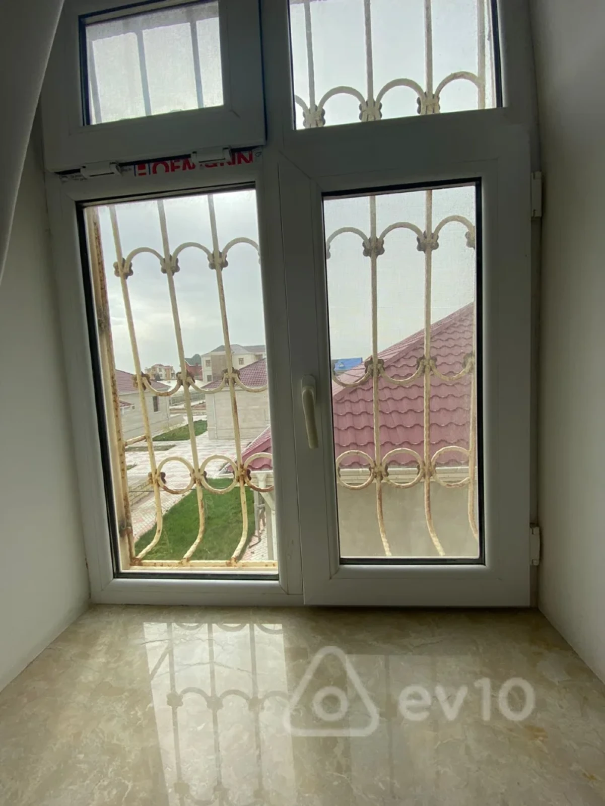 Satılır 7 otaqlı həyət evi 260 m²