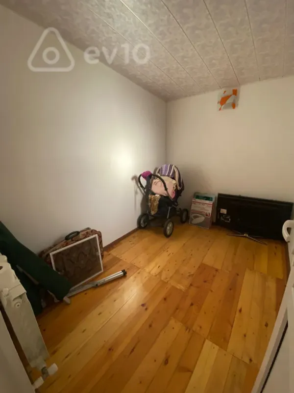 Satılır 7 otaqlı həyət evi 260 m²