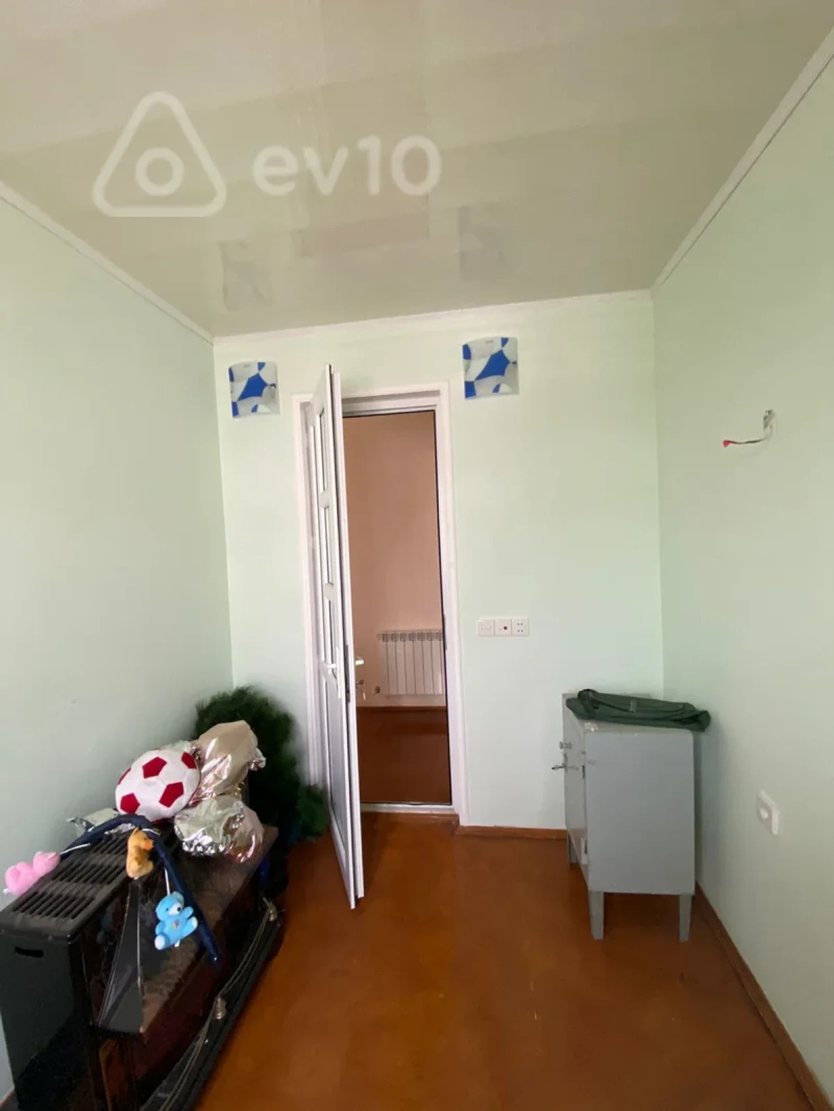 Satılır 7 otaqlı həyət evi 260 m²