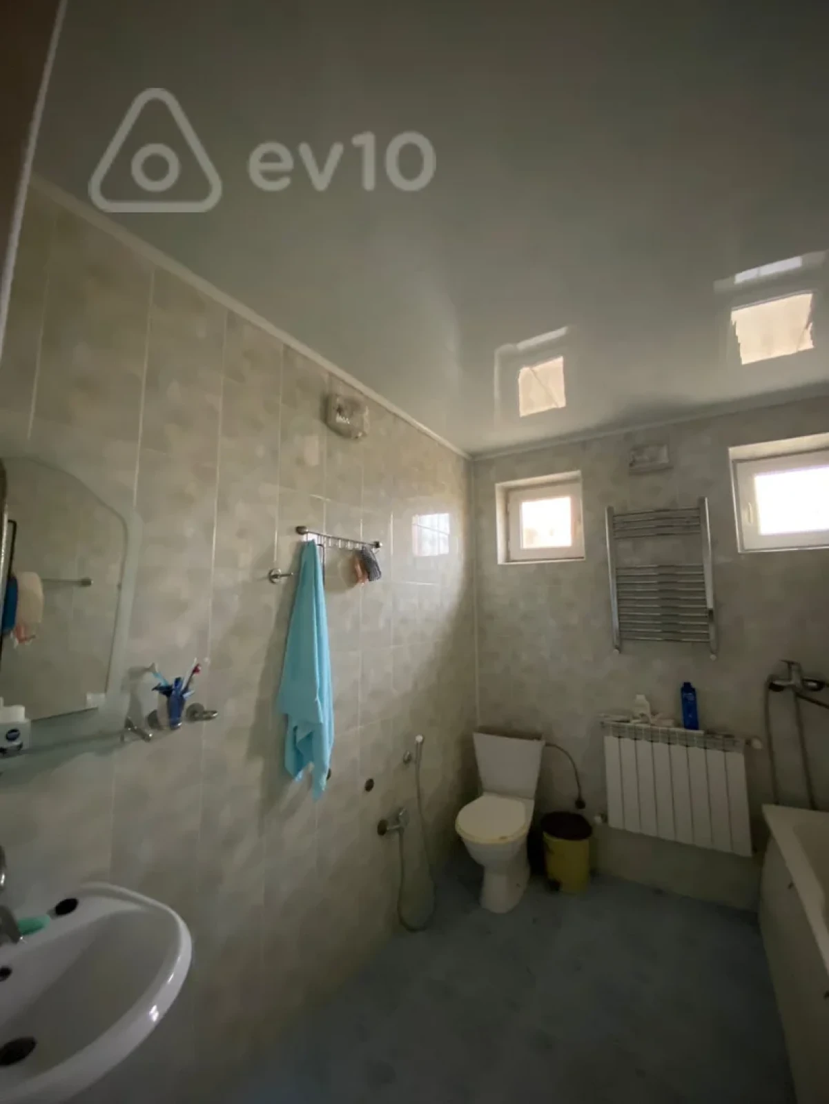 Satılır 7 otaqlı həyət evi 260 m²