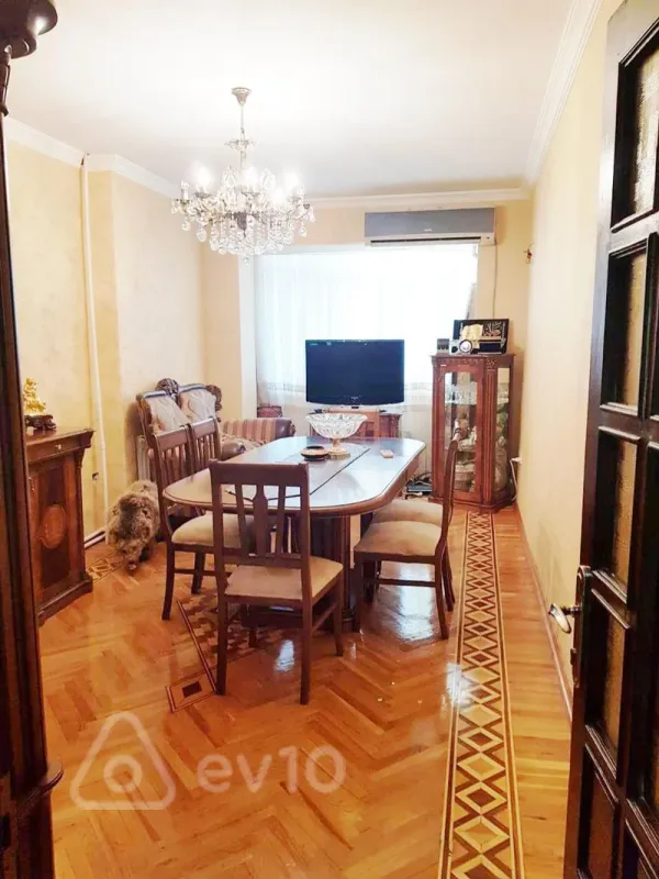 Satılır 5 otaqlı köhnə tikili 133 m²