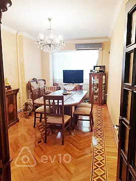 Satılır 5 otaqlı köhnə tikili 133 m²