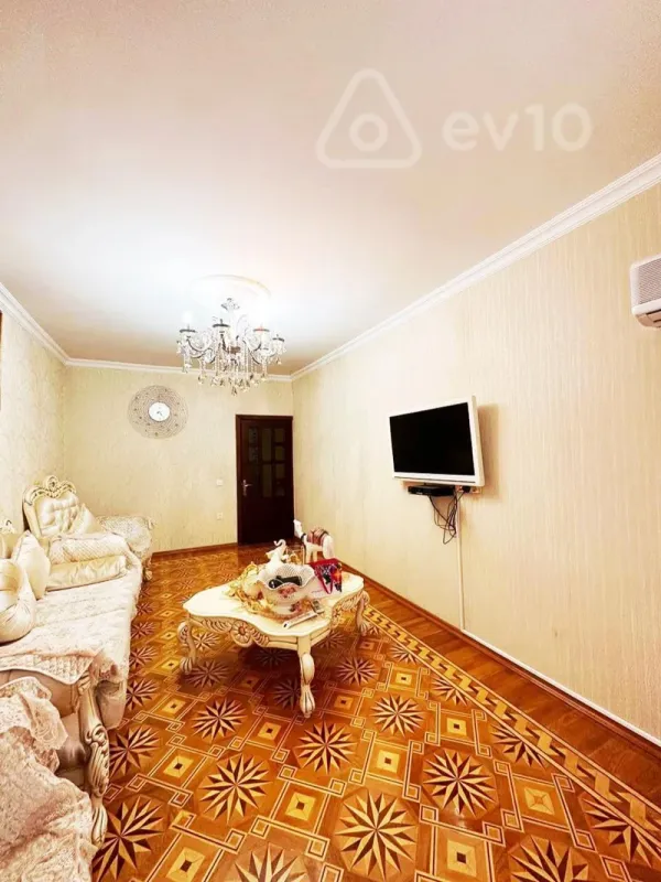 Satılır 5 otaqlı köhnə tikili 133 m²