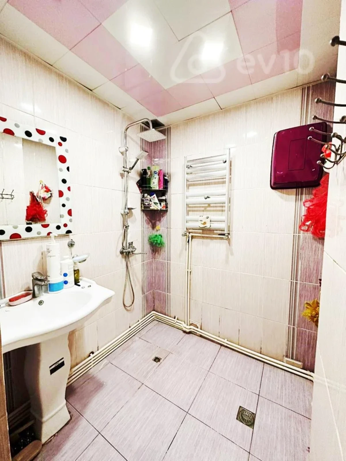 Satılır 5 otaqlı köhnə tikili 133 m²