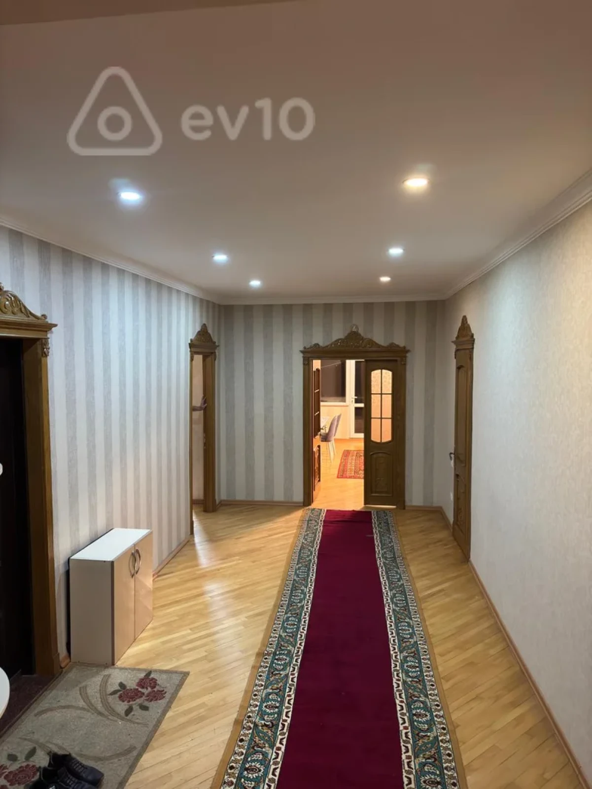 Kirayə verilir 3 otaqlı yeni tikili 162 m²