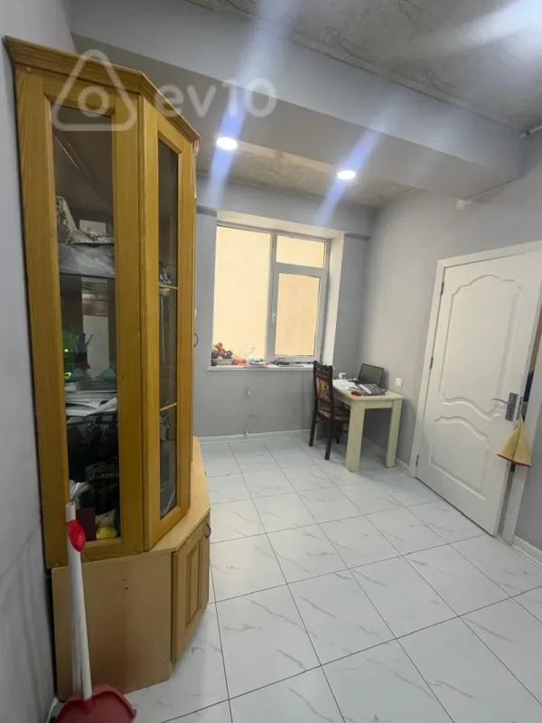 Kirayə verilir 2 otaqlı yeni tikili 70 m²