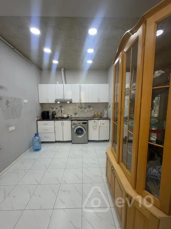 Kirayə verilir 2 otaqlı yeni tikili 70 m²