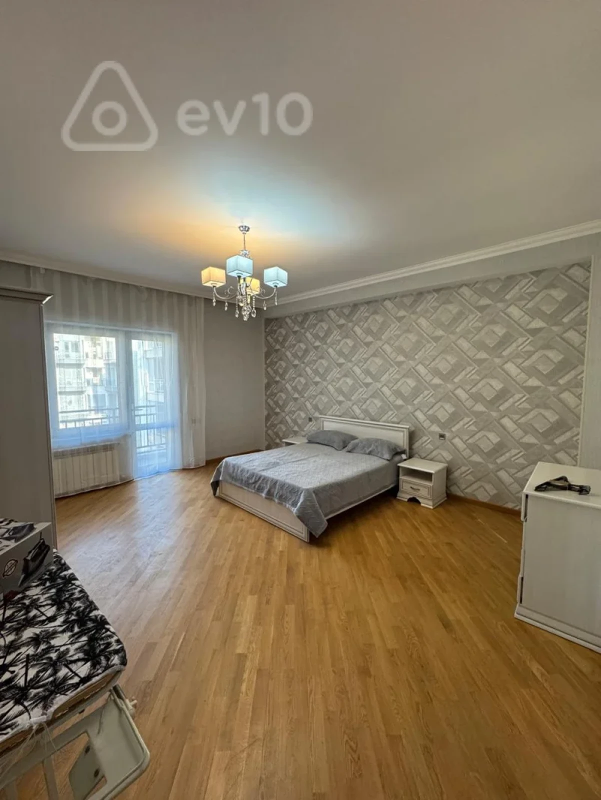 Kirayə verilir 3 otaqlı yeni tikili 132 m²