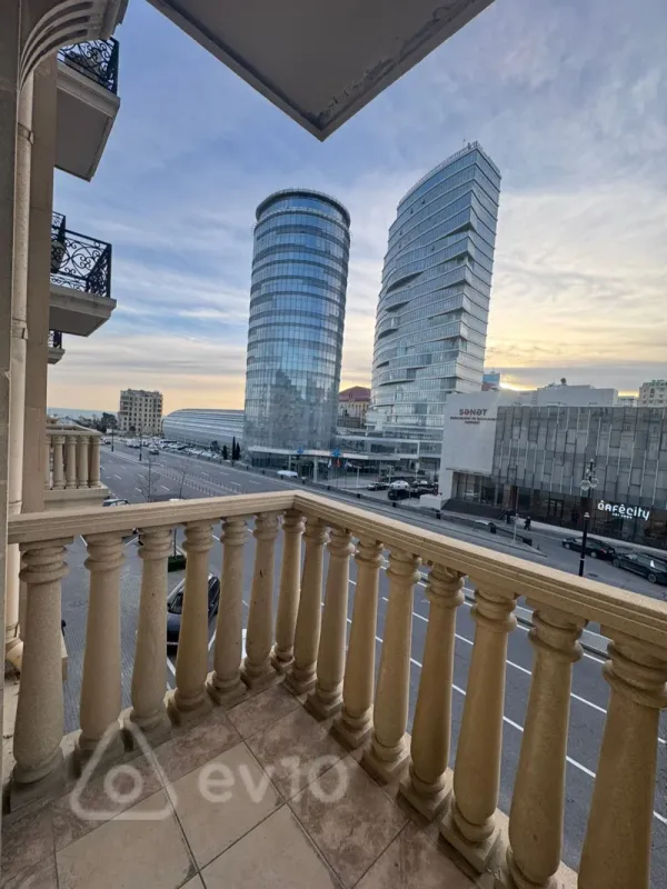 Satılır 2 otaqlı yeni tikili 60 m²