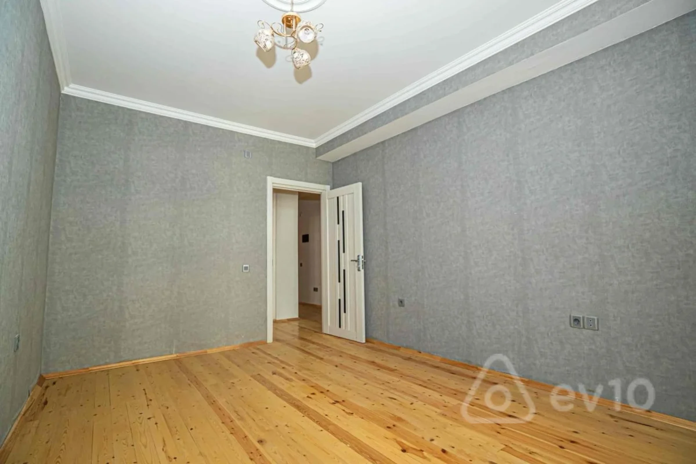 Satılır 4 otaqlı yeni tikili 110 m²