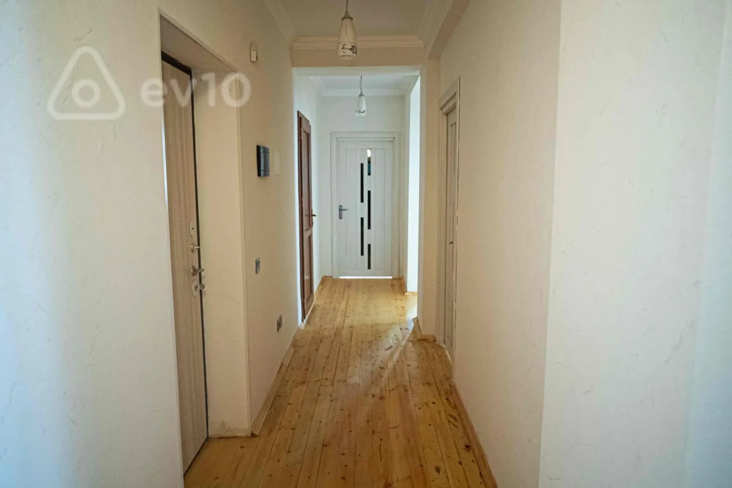 Satılır 4 otaqlı yeni tikili 110 m²