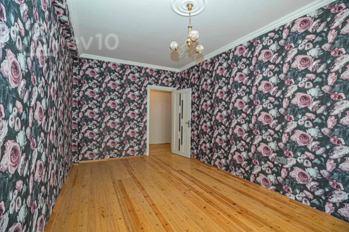 Satılır 4 otaqlı yeni tikili 110 m²