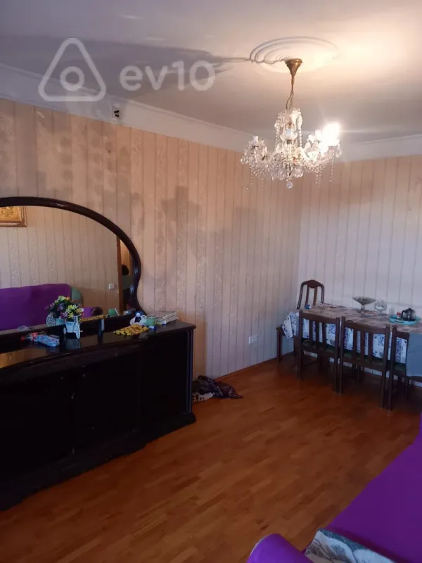 Satılır 2 otaqlı köhnə tikili 40 m²