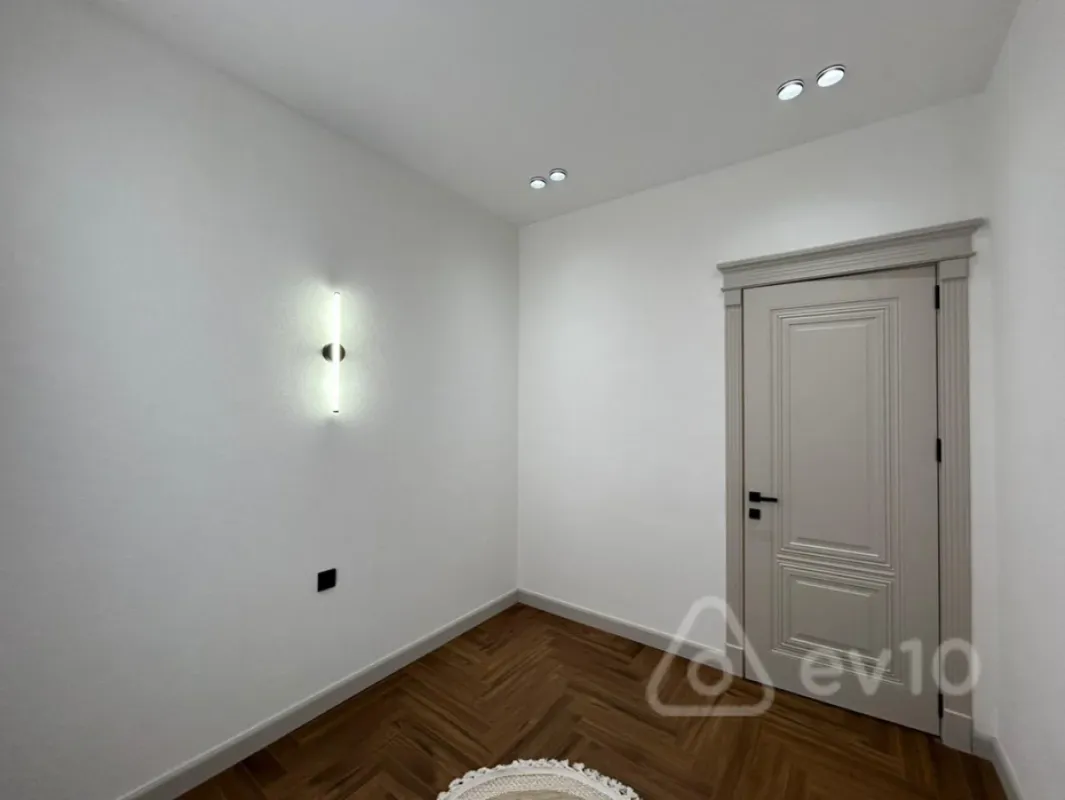 Satılır 3 otaqlı yeni tikili 90 m²