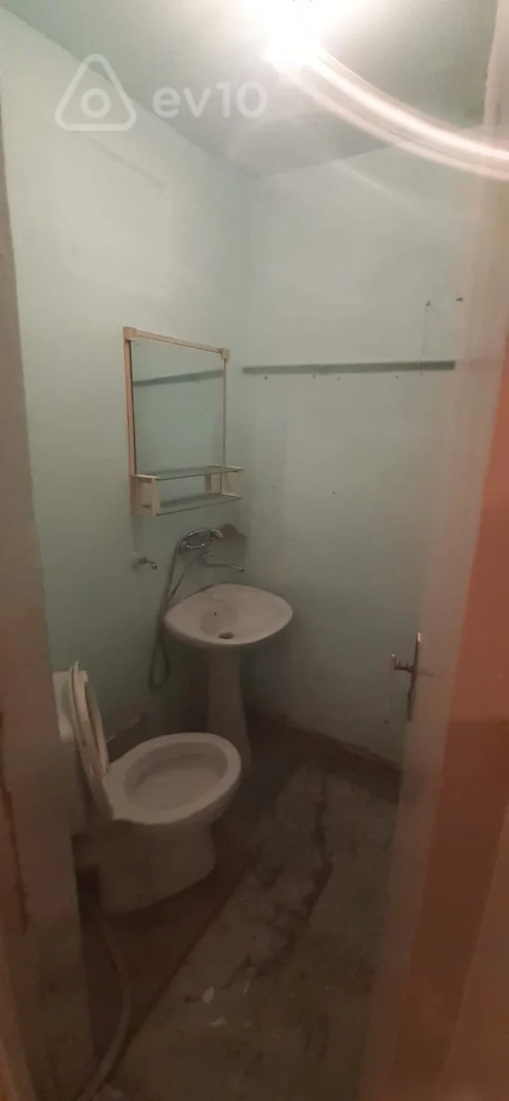 Kirayə verilir 2 otaqlı köhnə tikili 45 m²