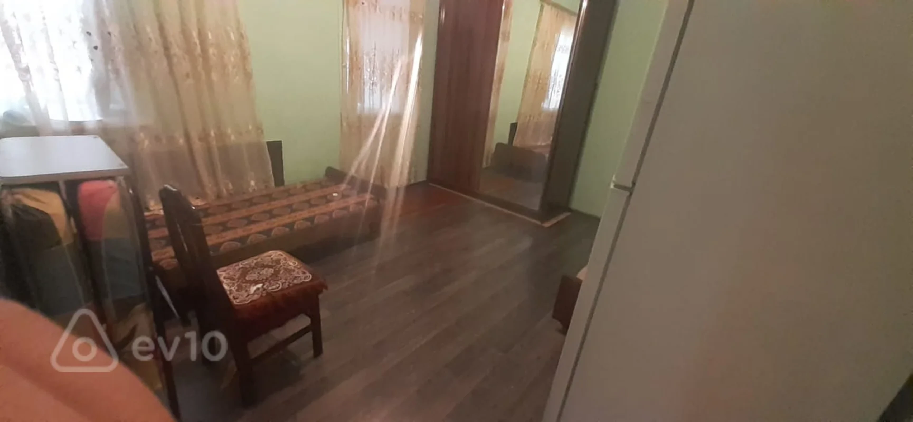 Kirayə verilir 2 otaqlı köhnə tikili 45 m²