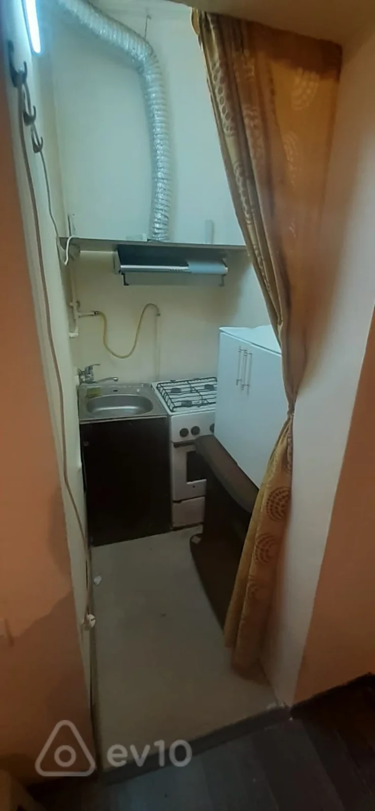 Kirayə verilir 2 otaqlı köhnə tikili 45 m²