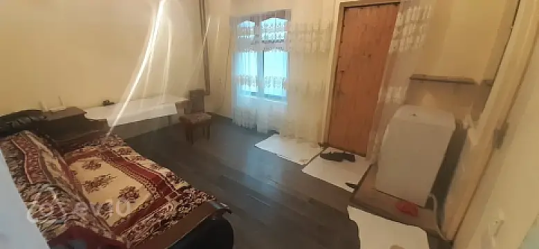 Kirayə verilir 2 otaqlı köhnə tikili 45 m²