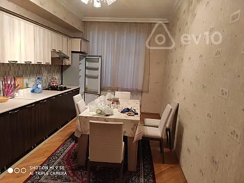 Kirayə verilir 3 otaqlı yeni tikili 156 m²